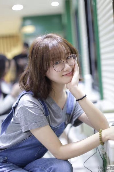 月光下的她